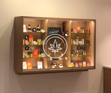 MARIJUANA WALL MOUNTED SHOWCASE